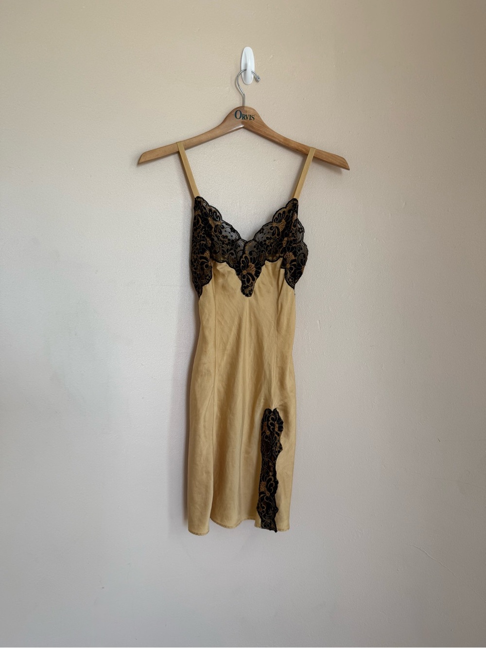 100% Silk Gold Tag Vintage Victoria’s Secret Gold Slip Black Lace - Picture 2 of 7
